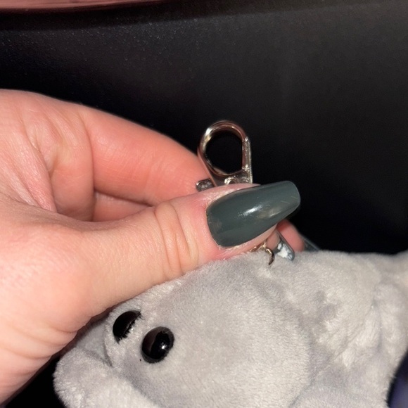 Gray Plush stingray Keychain - Picture 5 of 5